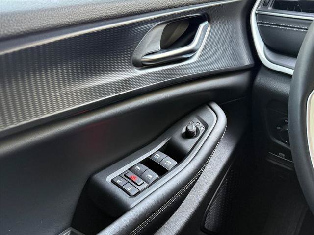 Certified 2024 Jeep Grand Cherokee Altitude AWD/4WD image 25