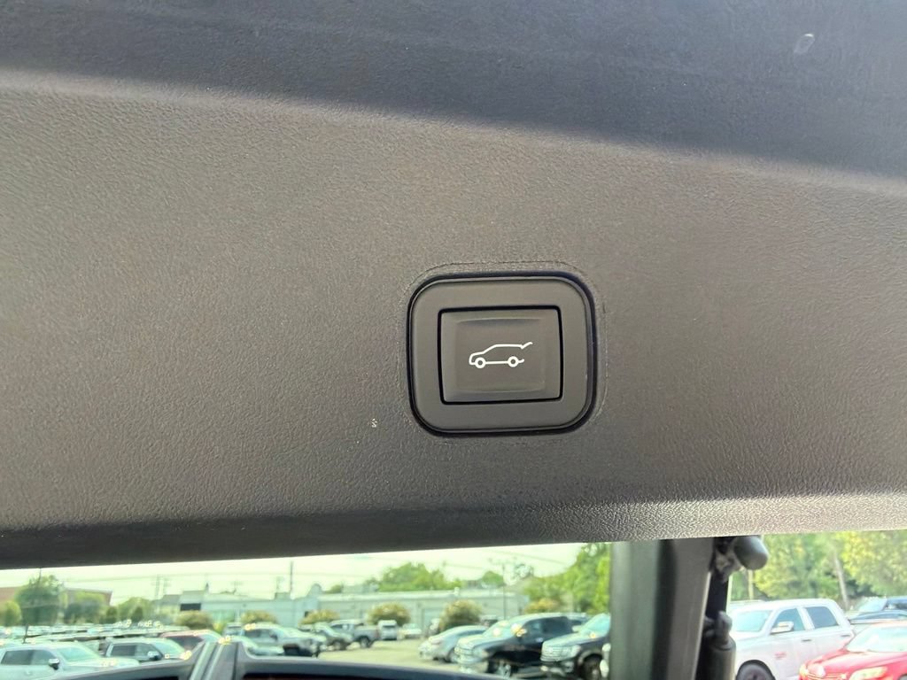 Used 2025 Cadillac Lyriq Luxury w/ LPO, Floor Liner Package AWD/4WD image 35