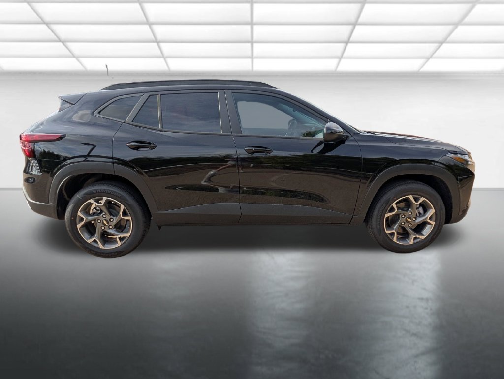 New 2026 Chevrolet Trax LT w/ Driver Confidence Package FWD image 29