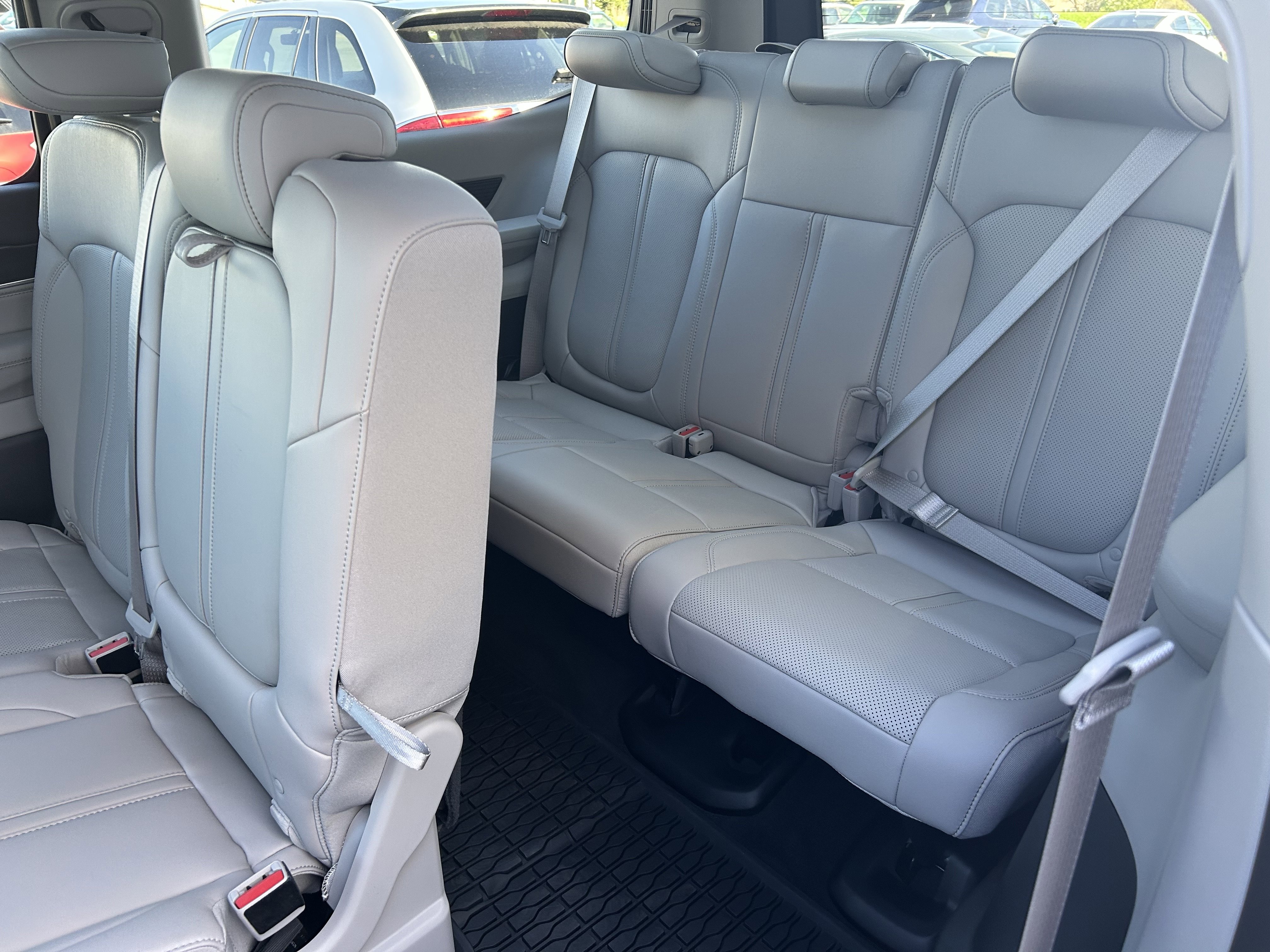Used 2024 Jeep Wagoneer 4WD w/ Premium Group I image 17
