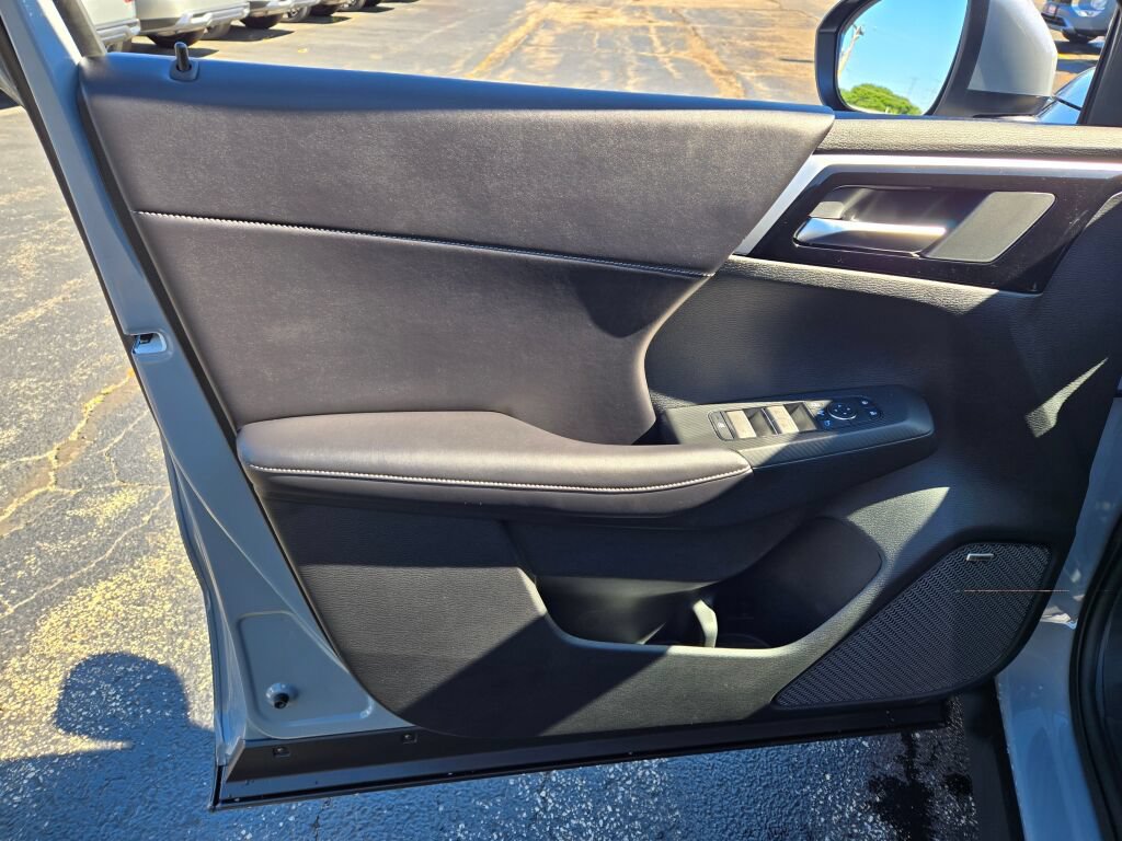 New 2026 Mitsubishi Outlander SE AWD/4WD image 18