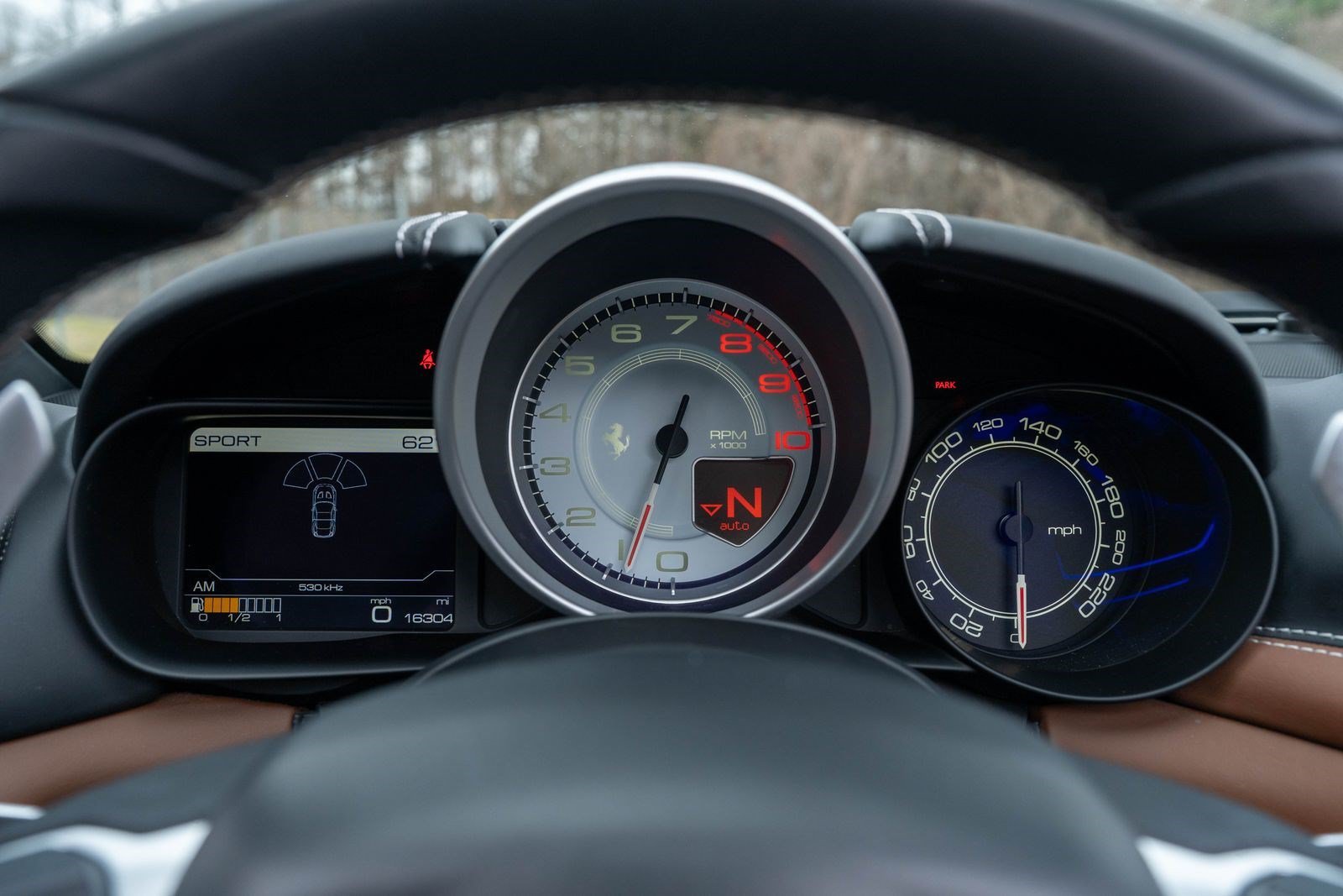 Used 2017 Ferrari California T RWD image 40