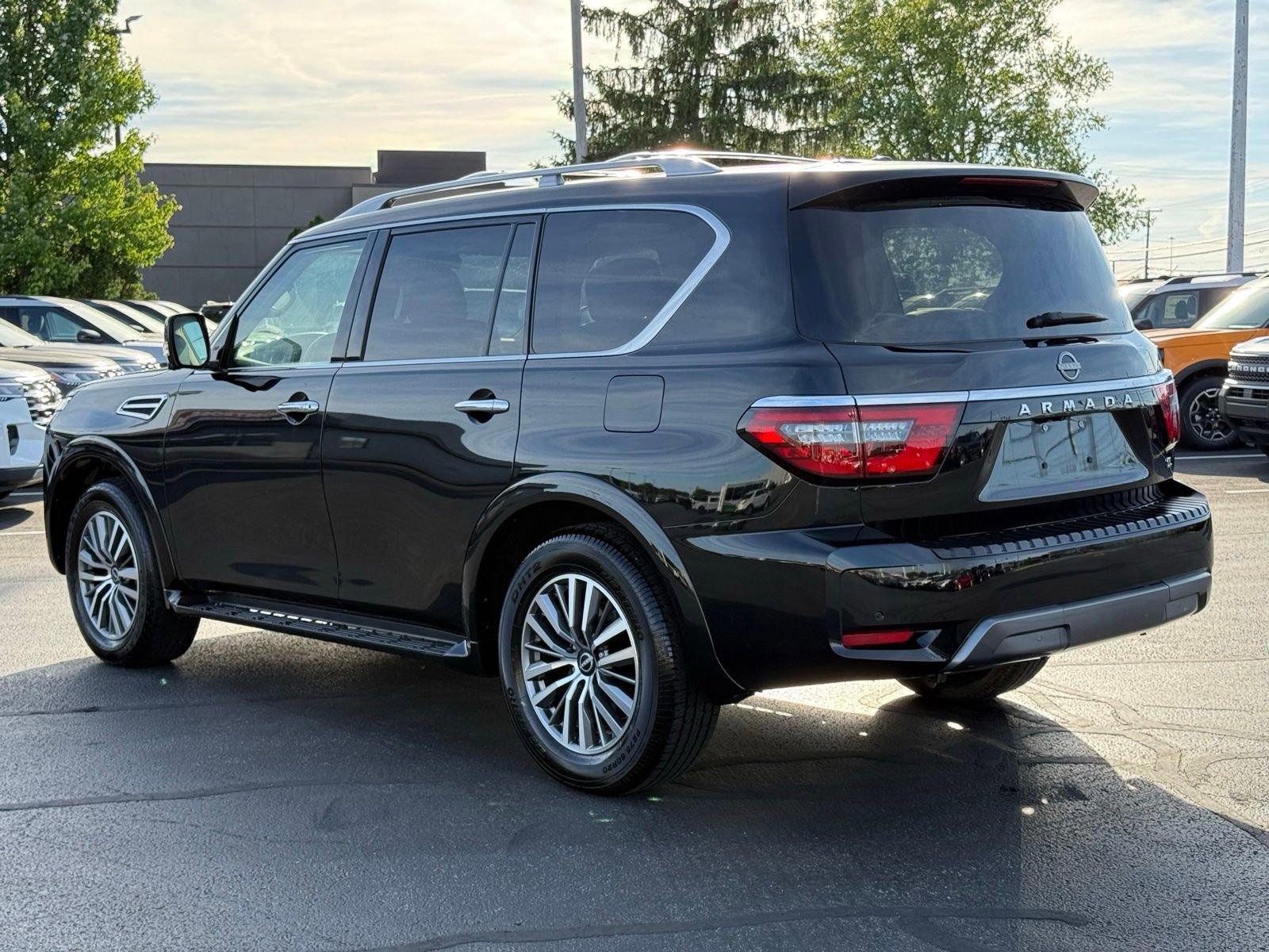 Used 2024 Nissan Armada SL w/ Cargo Package AWD/4WD image 6