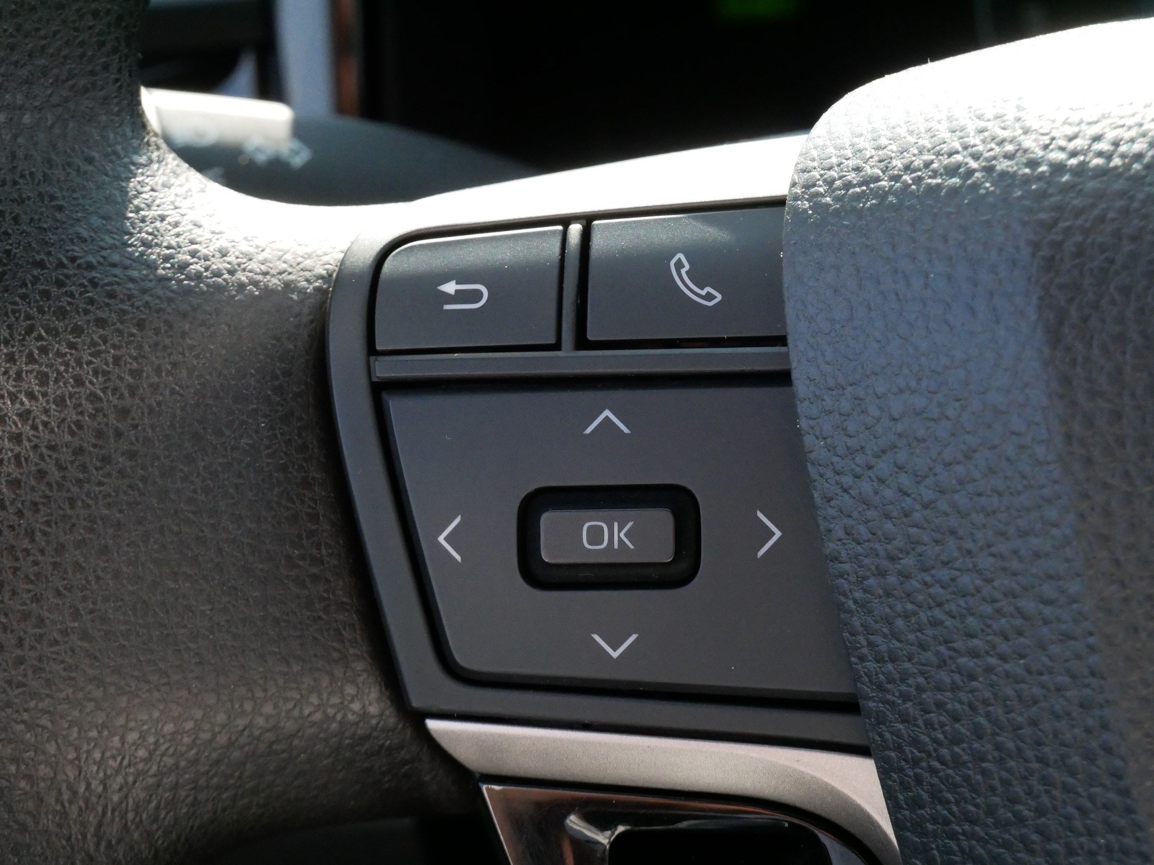 Certified 2025 Toyota Camry LE FWD image 27