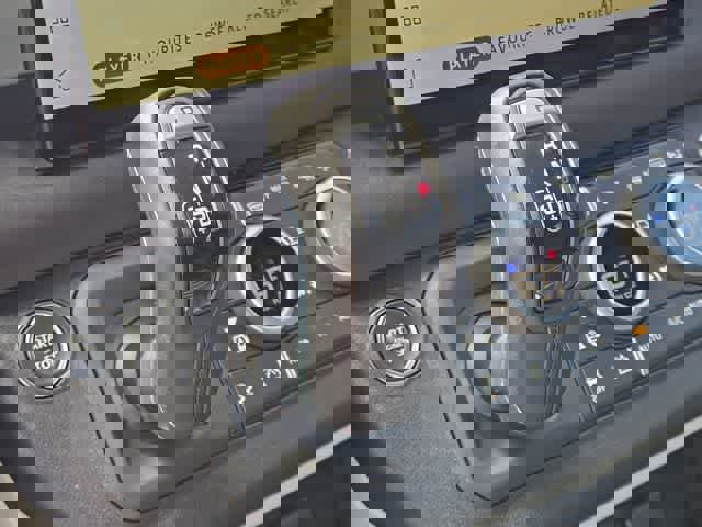 Used 2023 Land Rover Defender 130 X-Dynamic SE image 36