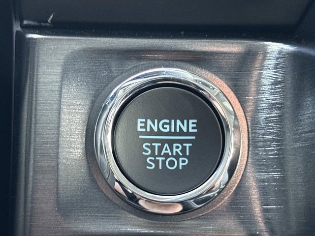 New 2026 Ford F250 Lariat w/ Black Appearance Package image 29