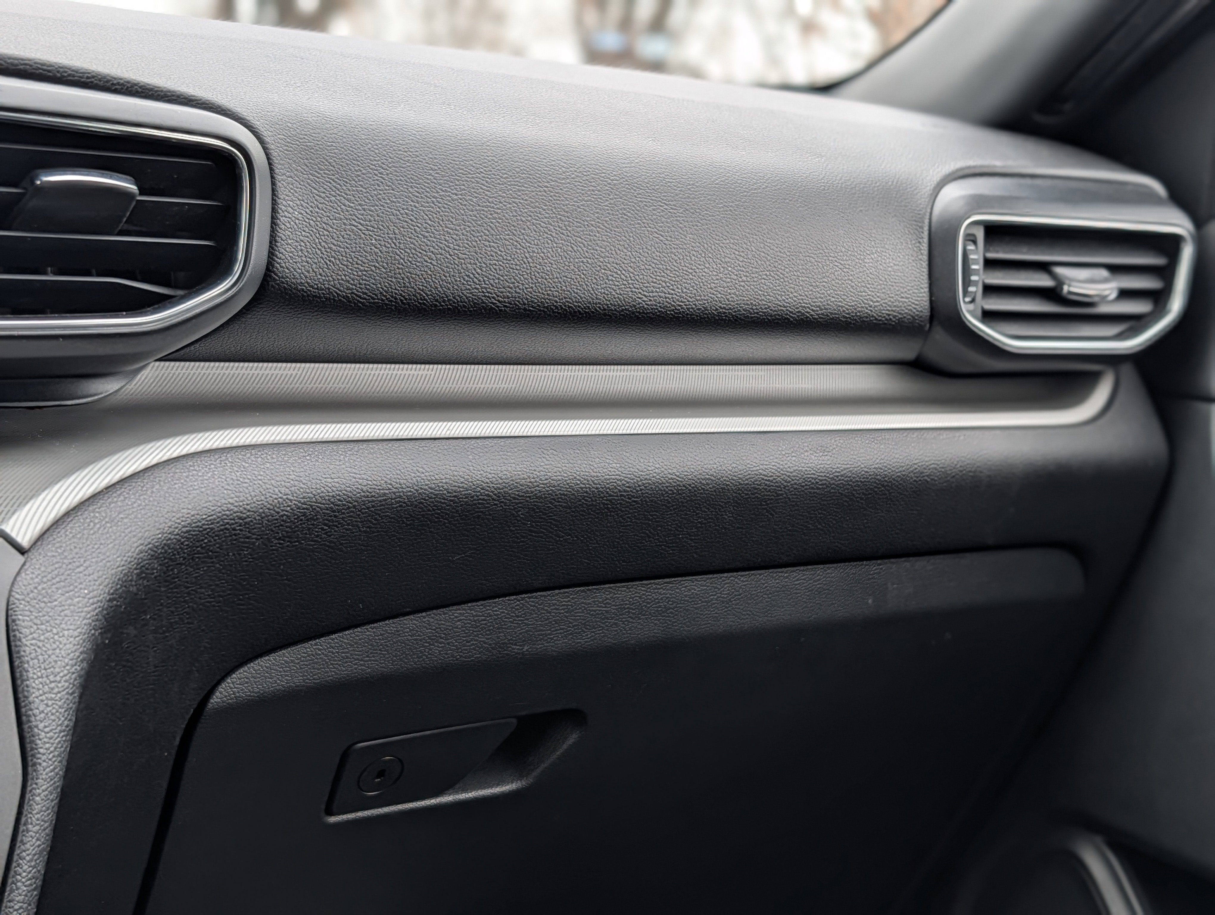 Used 2020 Ford Explorer XLT w/ Equipment Group 202A image 13