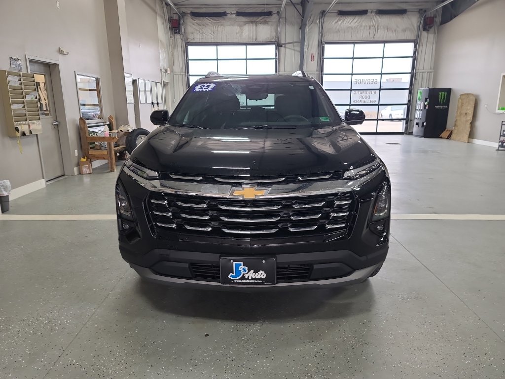 Used 2025 Chevrolet Equinox LT w/ Convenience Package II image 3