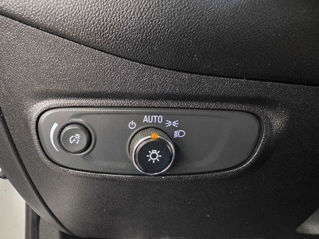 Used 2018 Chevrolet Equinox LS FWD image 14
