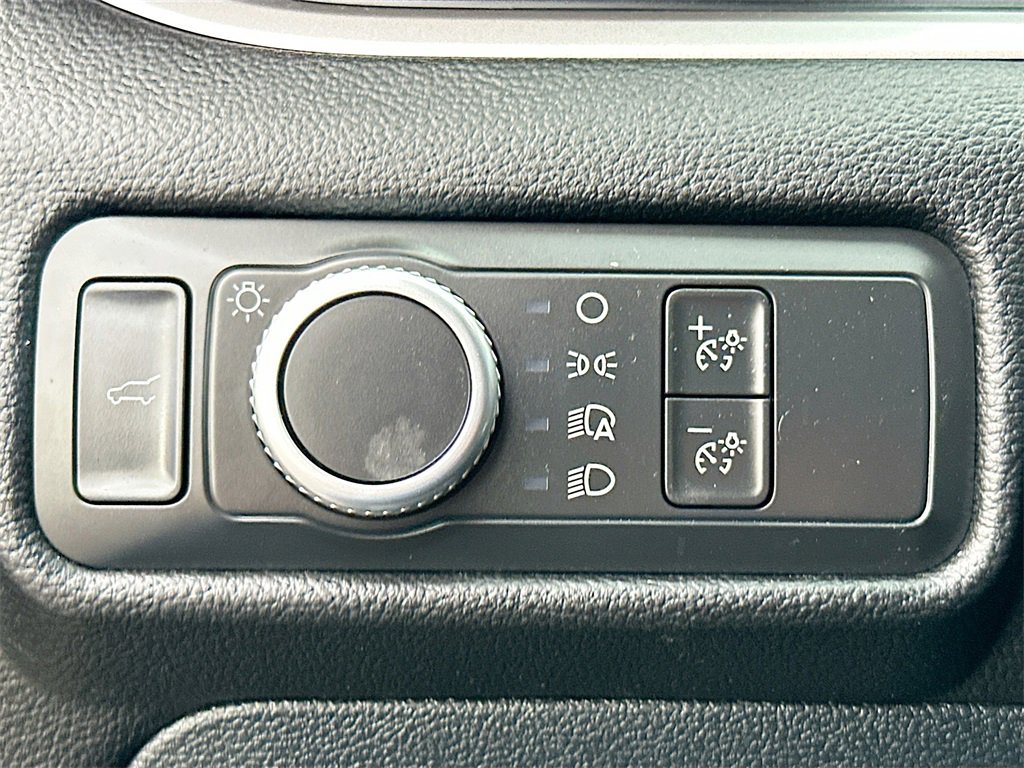 Used 2021 Ford Explorer XLT image 10