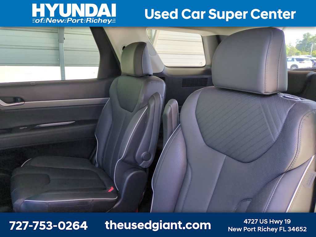 Used 2024 Hyundai Palisade SEL w/ Premium Package FWD image 13
