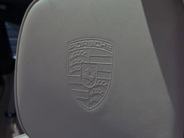 Certified 2024 Porsche Macan S AWD/4WD image 28