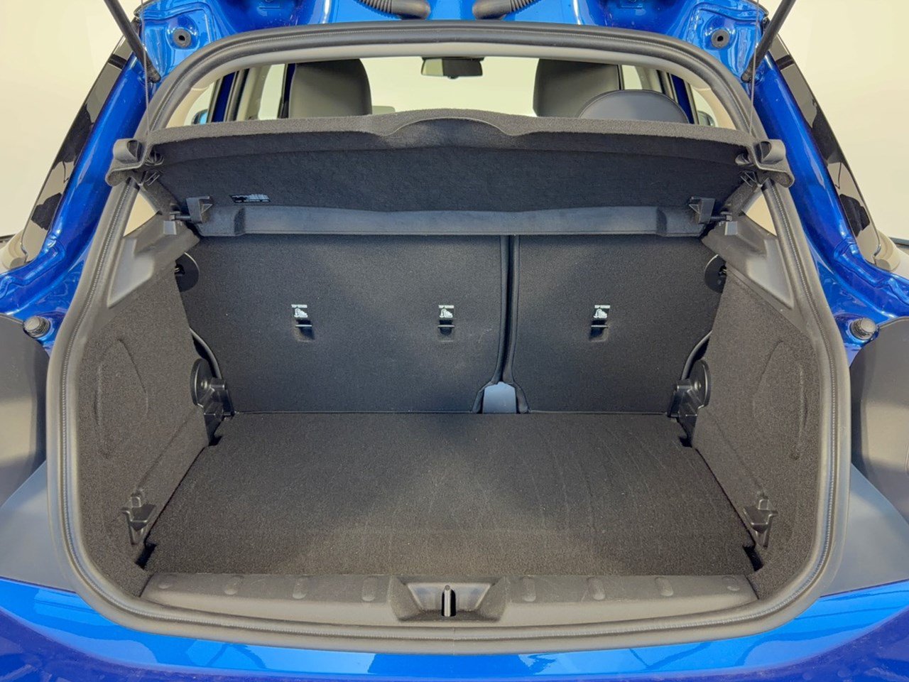 Certified 2025 MINI Cooper 4-Door Hardtop FWD image 28
