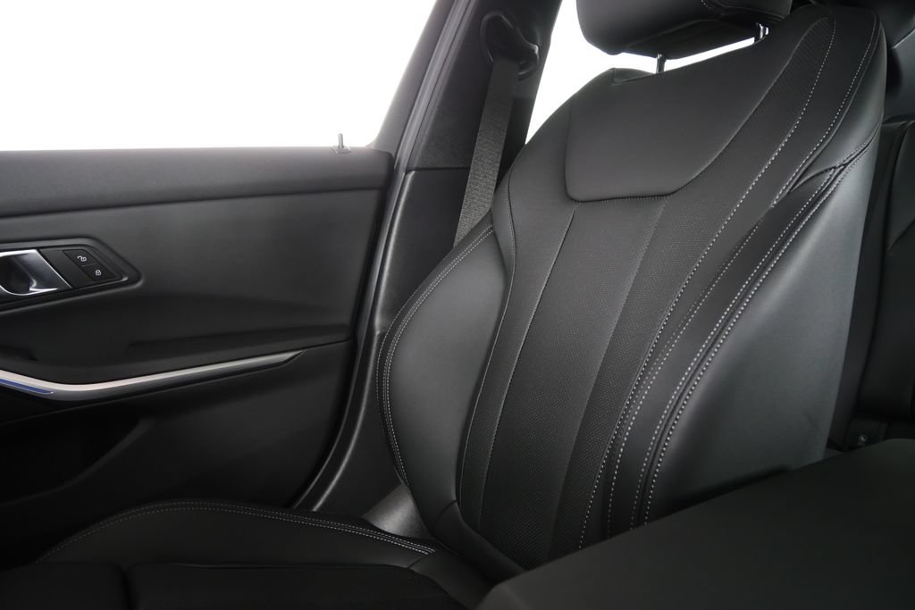 Certified 2026 BMW 330i Sedan RWD image 24