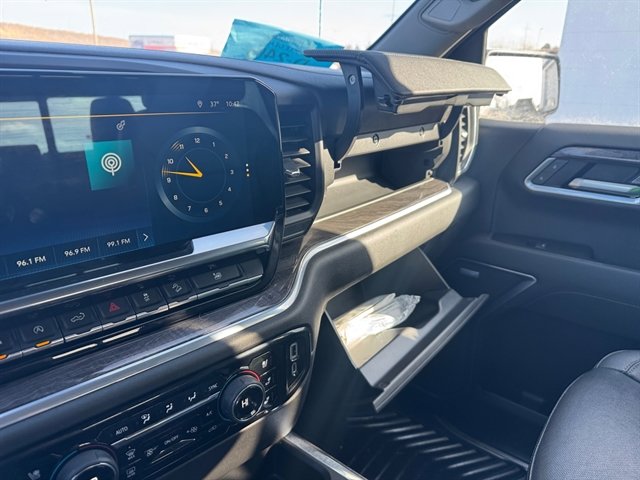 Used 2022 Chevrolet Silverado 1500 LTZ w/ LTZ Premium Package image 29