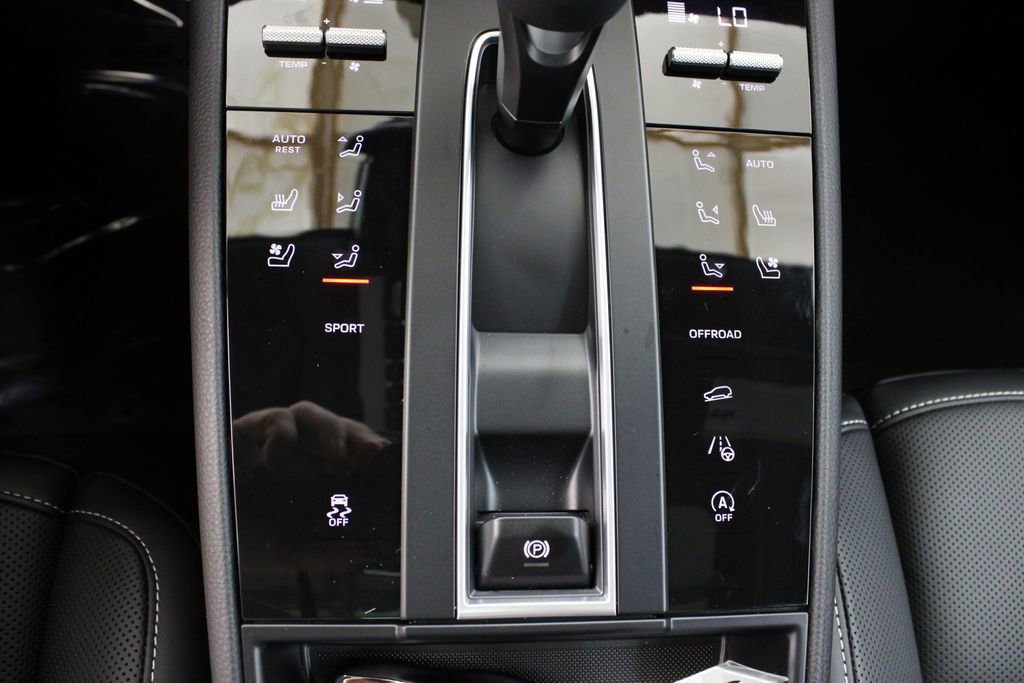 New 2026 Porsche Macan image 37