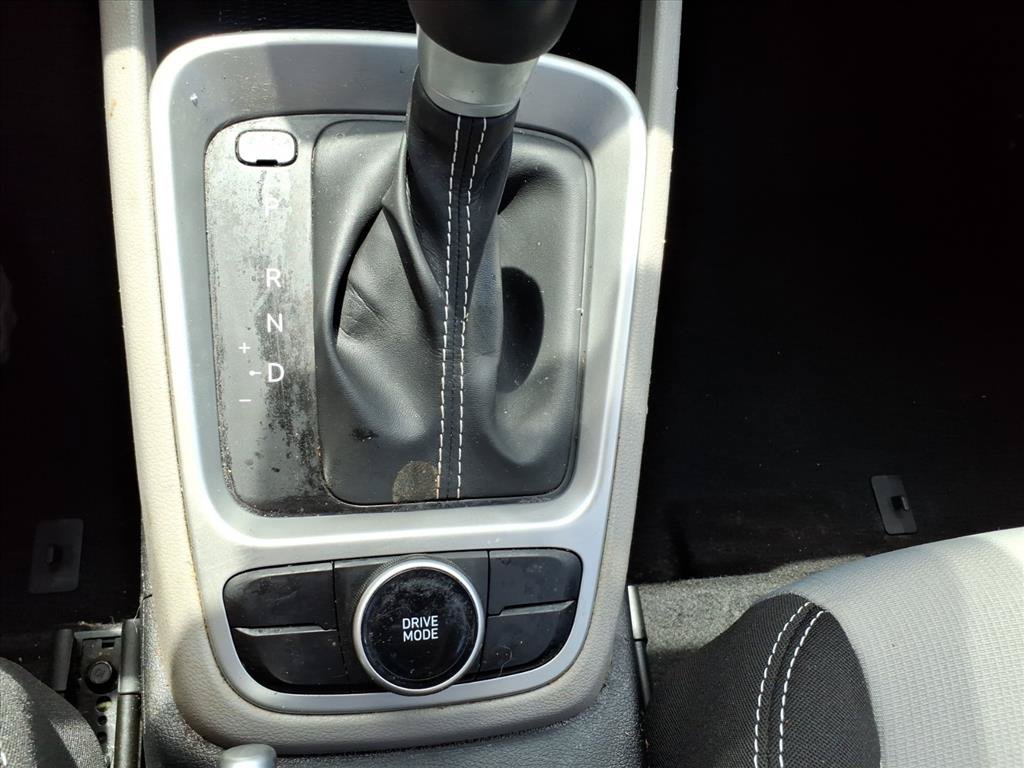 Used 2024 Hyundai Venue SEL FWD image 24