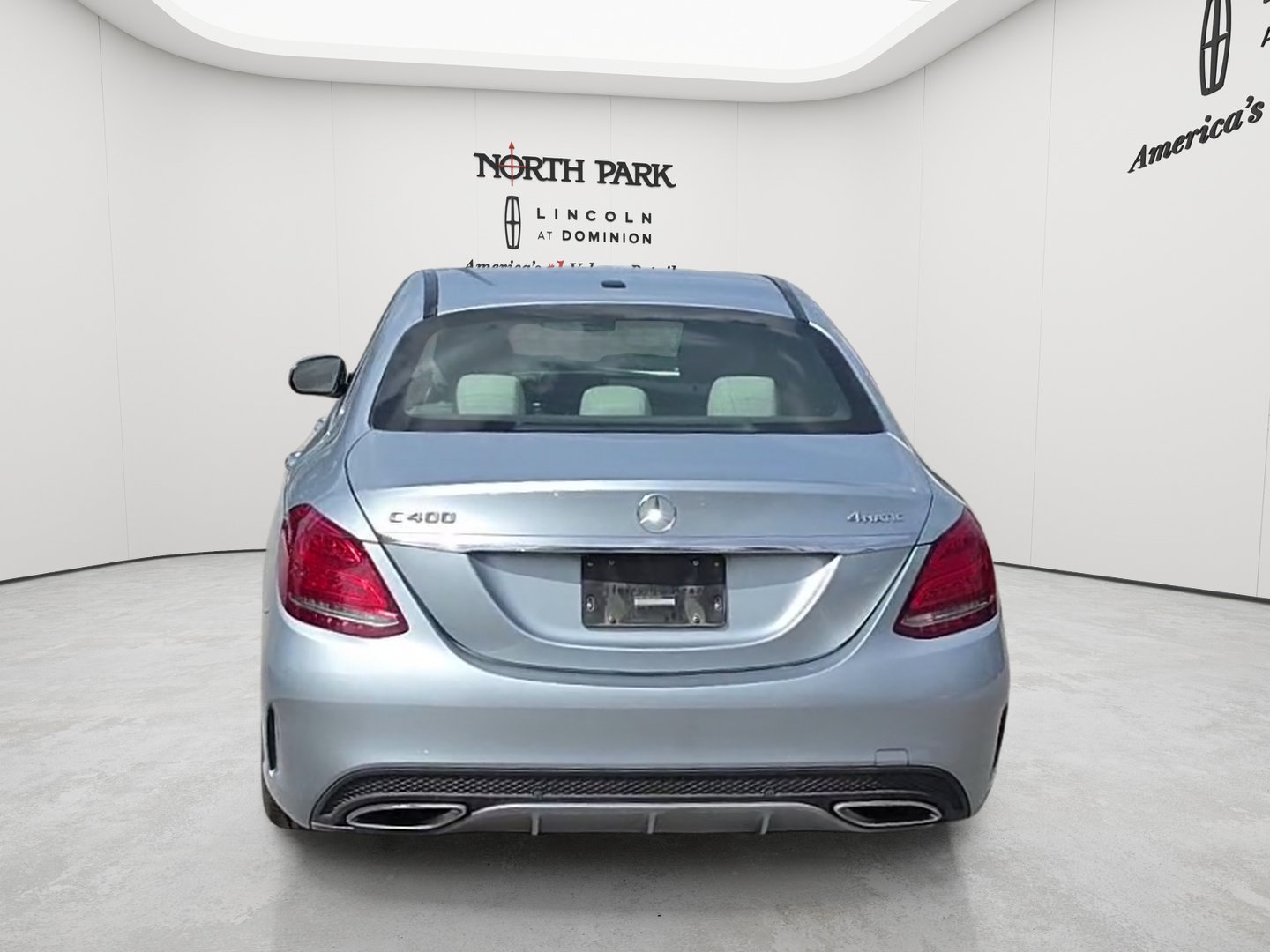 Used 2015 Mercedes-Benz C 400 4MATIC image 4