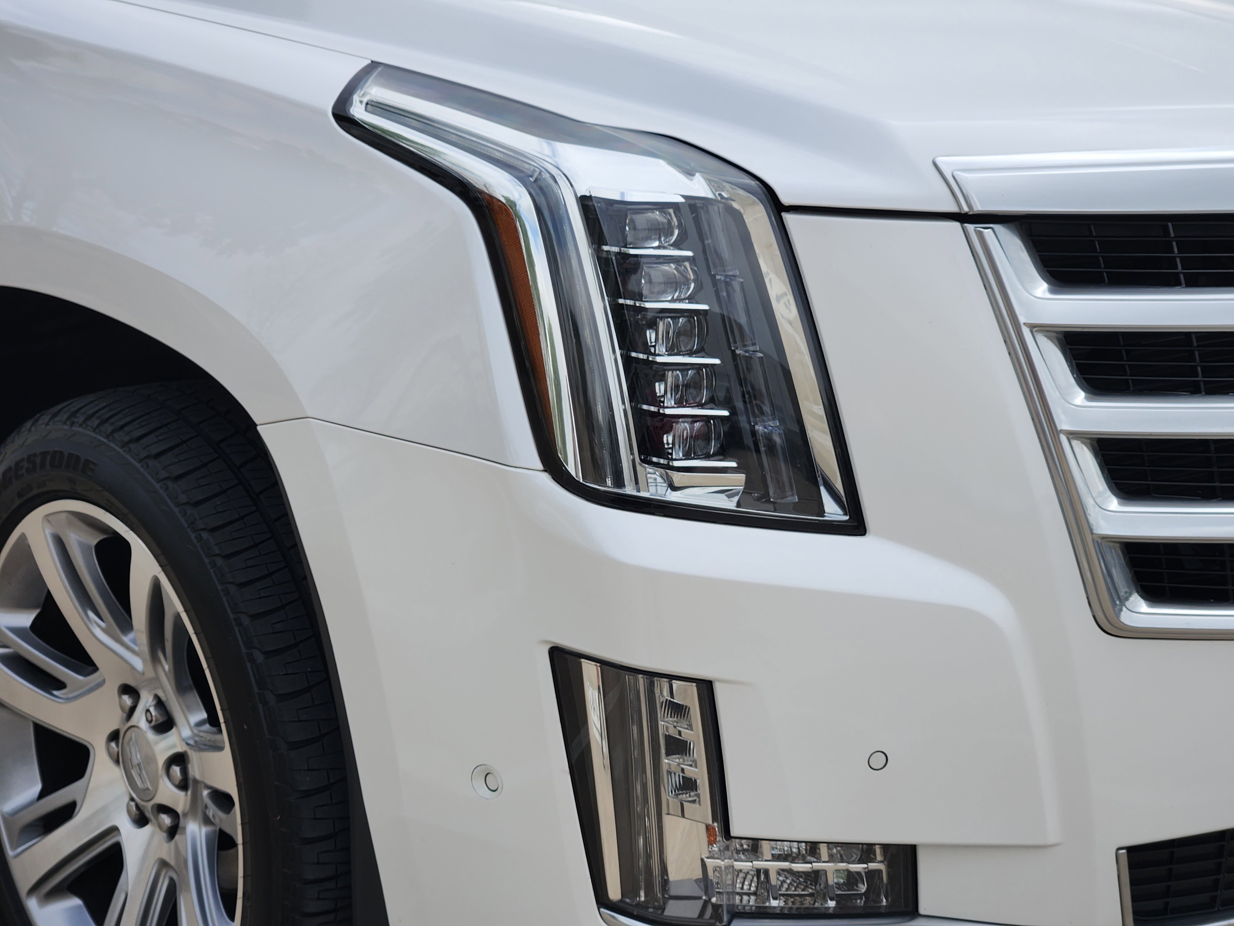 Used 2018 Cadillac Escalade ESV Premium Luxury AWD/4WD image 28