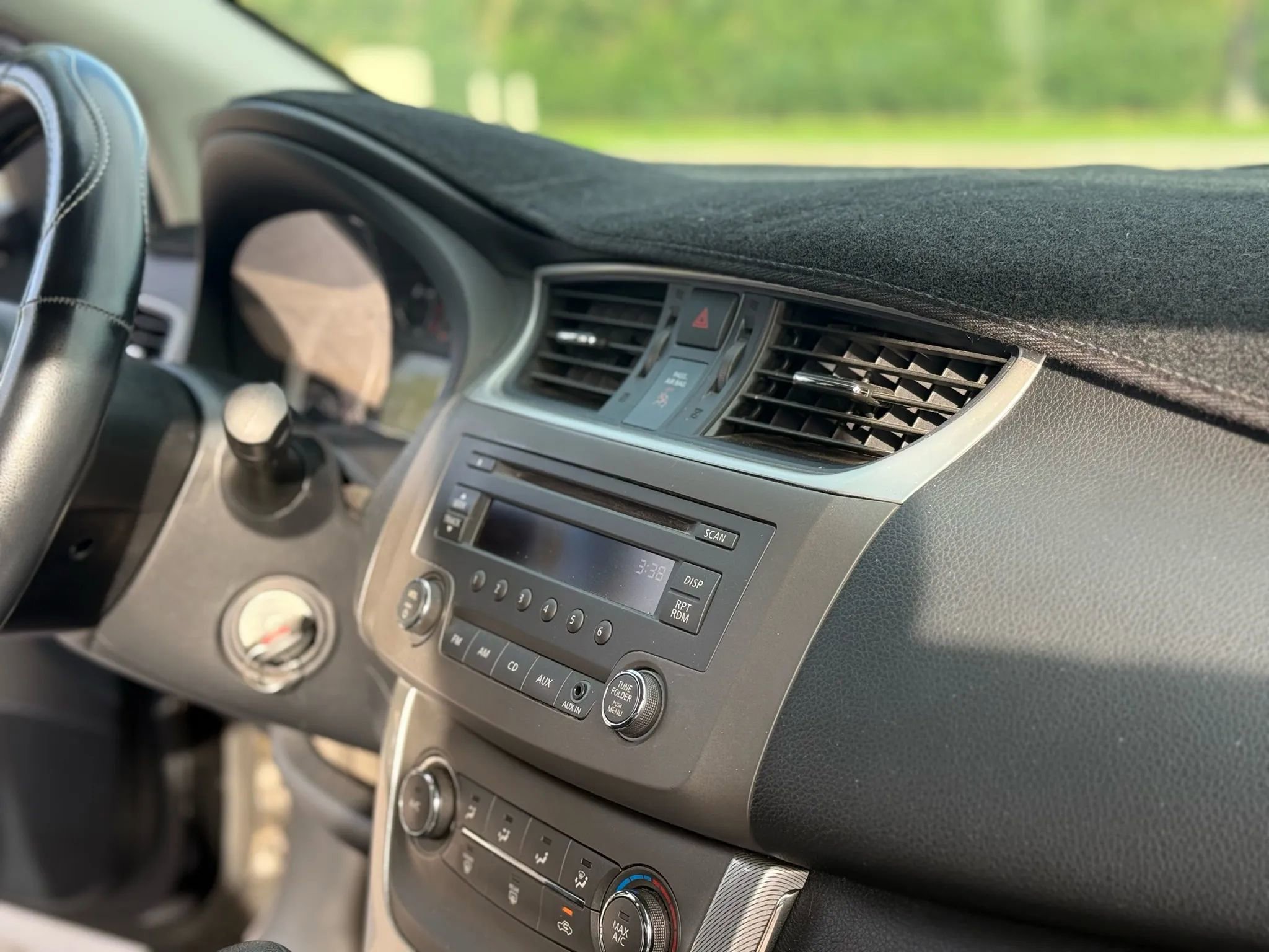 Used 2014 Nissan Sentra SR image 25