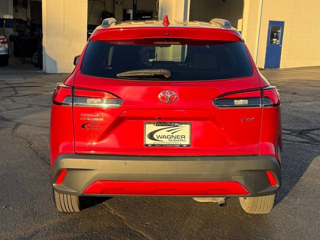 Used 2024 Toyota Corolla Cross XLE image 7