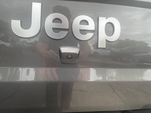Used 2021 Jeep Gladiator Overland image 22