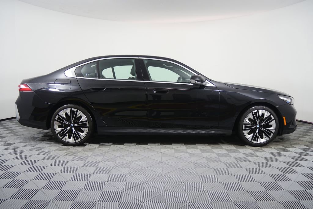 Certified 2024 BMW 530i image 2