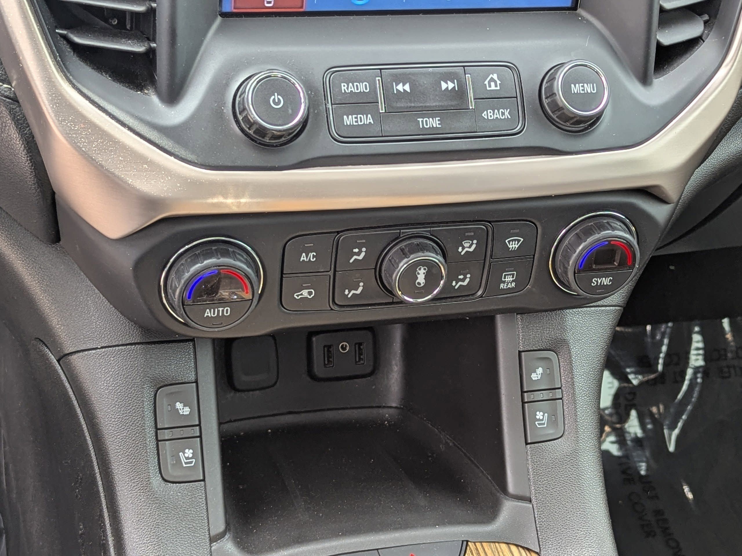 Used 2019 GMC Acadia Denali w/ Technology Package FWD image 27
