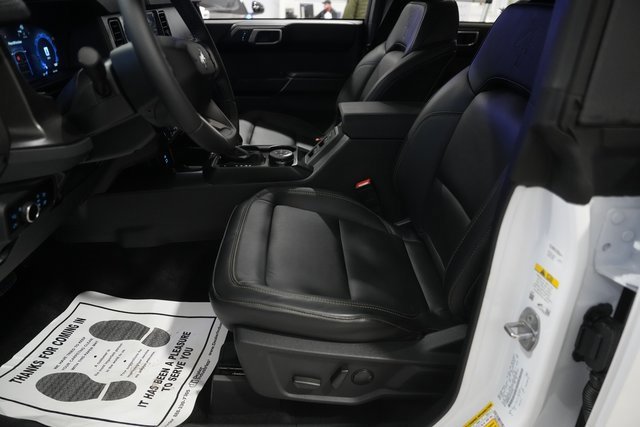 New 2025 Ford Bronco Badlands image 9