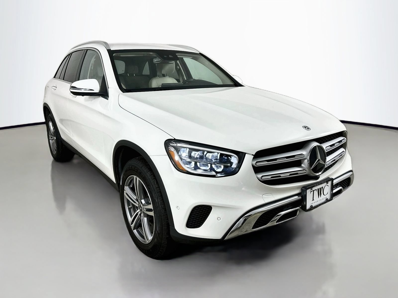 Used 2022 Mercedes-Benz GLC 300 4MATIC image 3