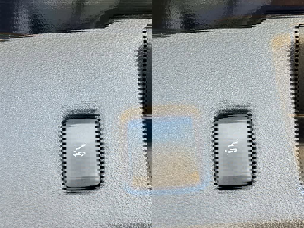 Certified 2021 Ford Escape SE w/ SE Sport Appearance Package image 16