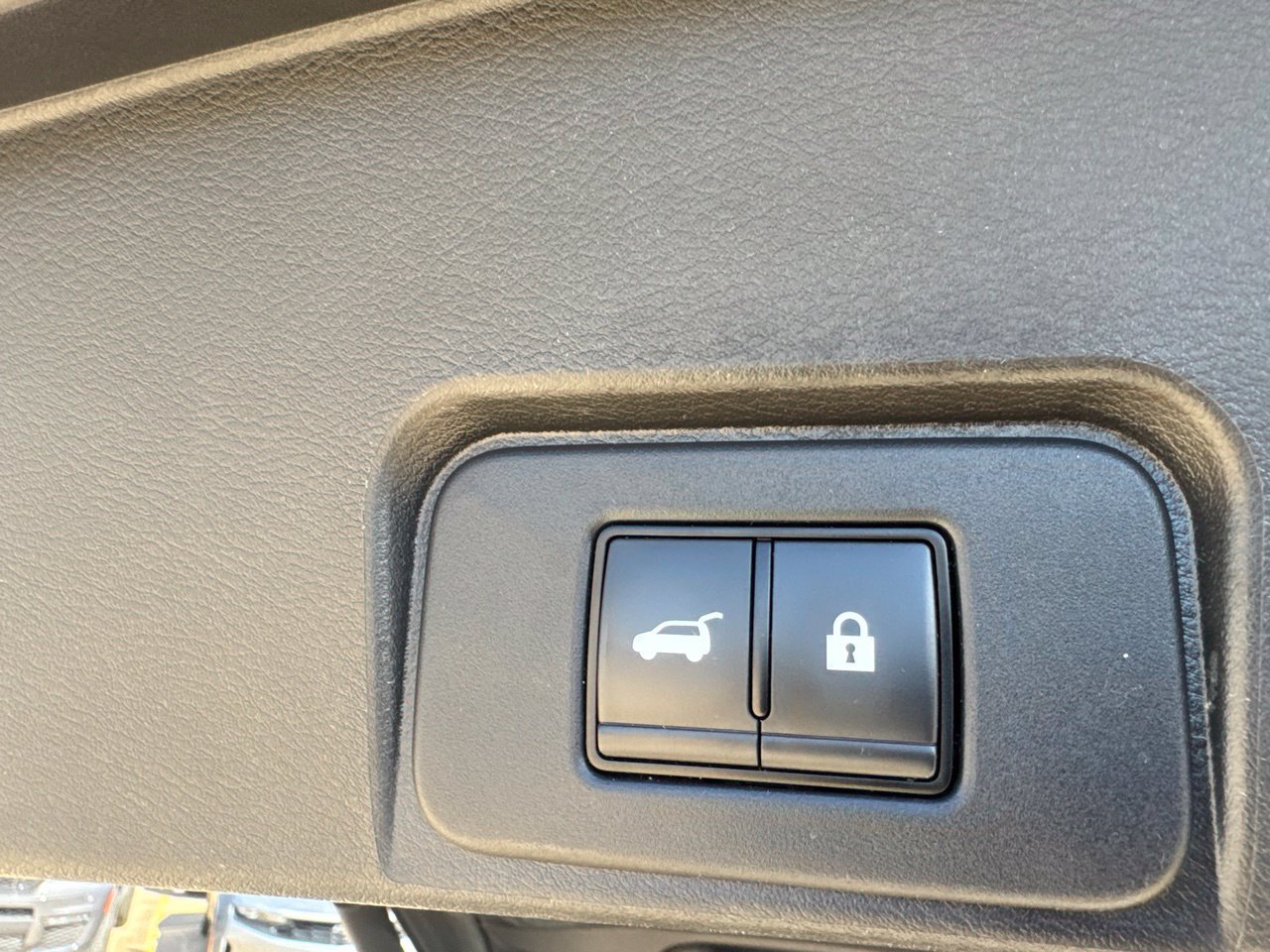Certified 2024 Nissan Rogue SV FWD image 38