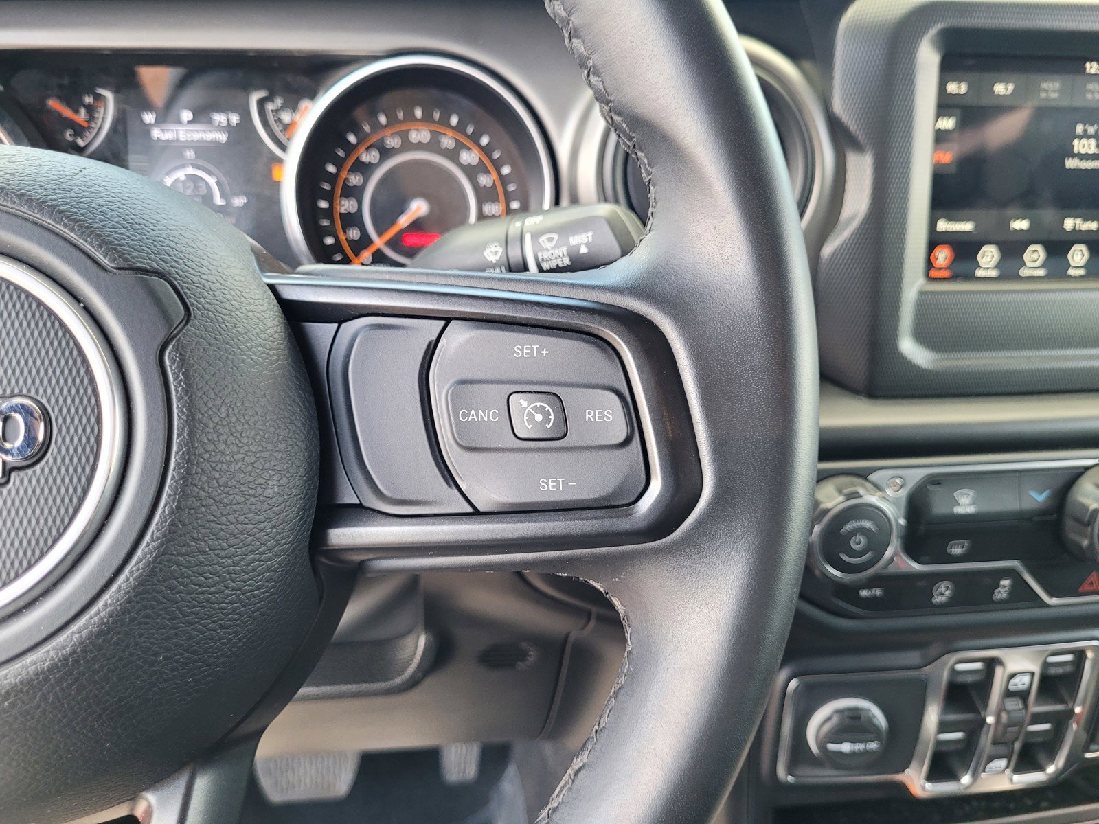 Used 2022 Jeep Gladiator Willys image 22