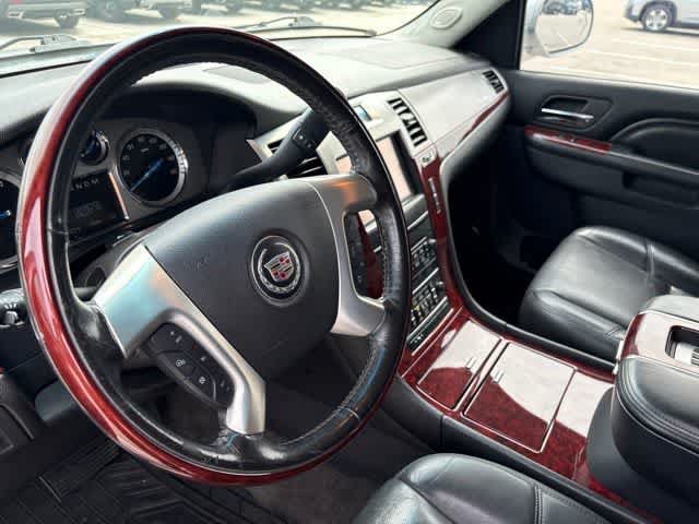 Used 2013 Cadillac Escalade ESV Luxury AWD/4WD image 10