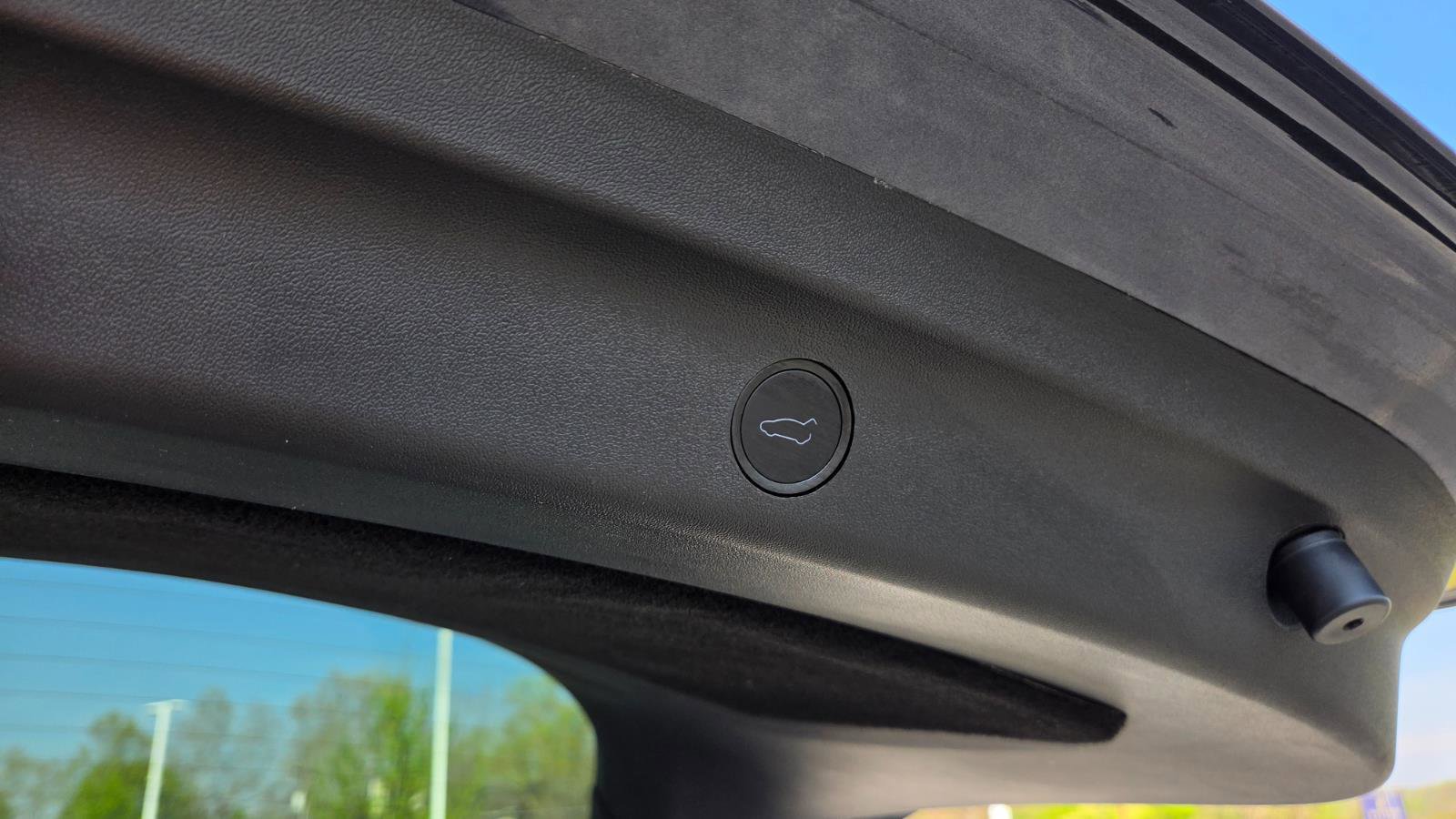 Used 2023 Tesla Model Y Long Range image 21