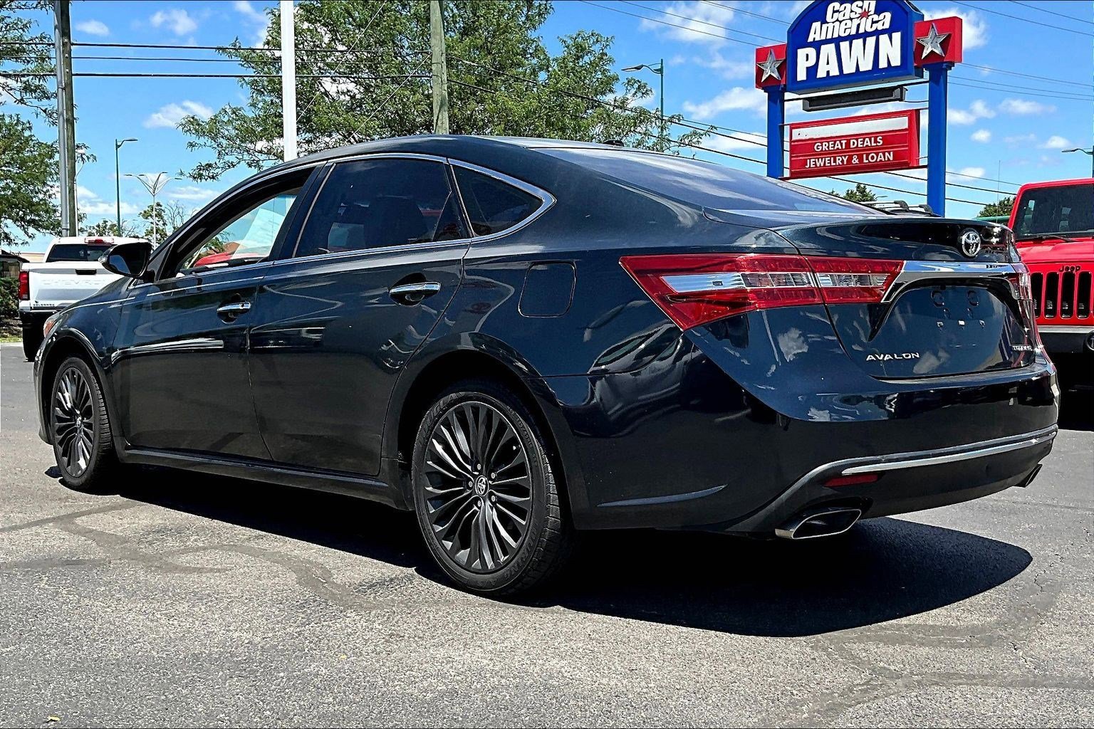 Used 2016 Toyota Avalon Touring FWD image 4