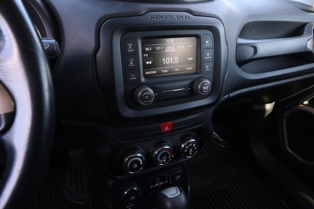 Used 2017 Jeep Renegade Latitude image 15