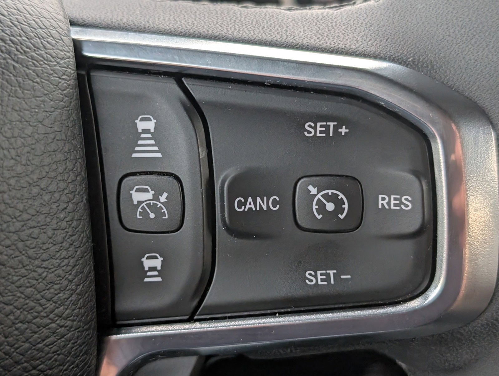 Used 2025 RAM 1500 Laramie image 8