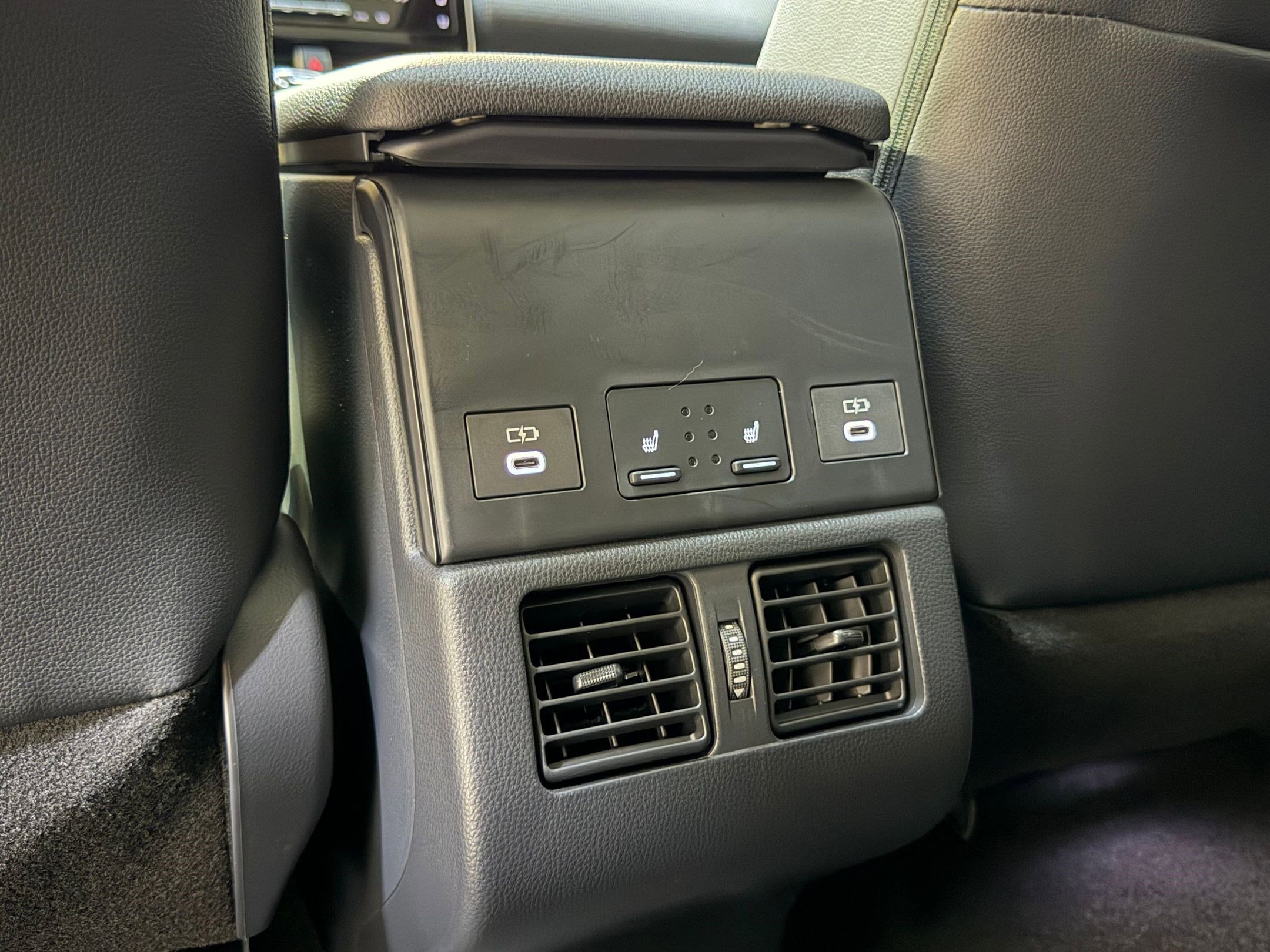 Used 2024 Subaru Solterra Touring w/ Touring Package image 43