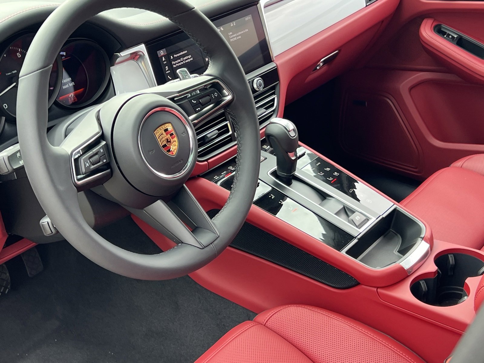 New 2026 Porsche Macan image 4