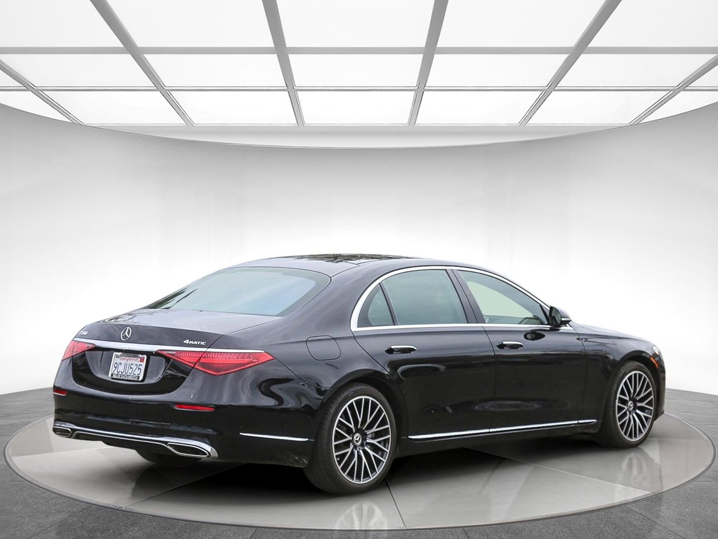 Used 2022 Mercedes-Benz S 580 4MATIC Sedan image 3