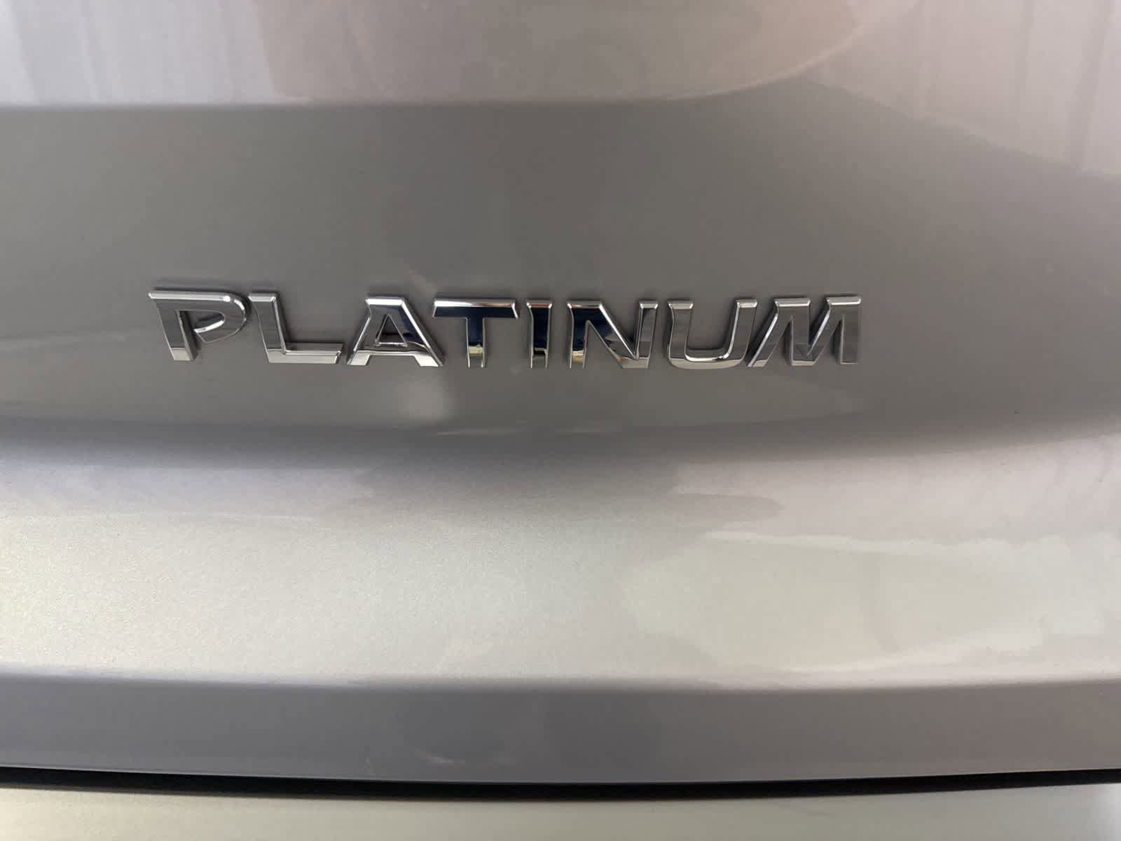 Used 2023 Nissan Pathfinder Platinum FWD image 15
