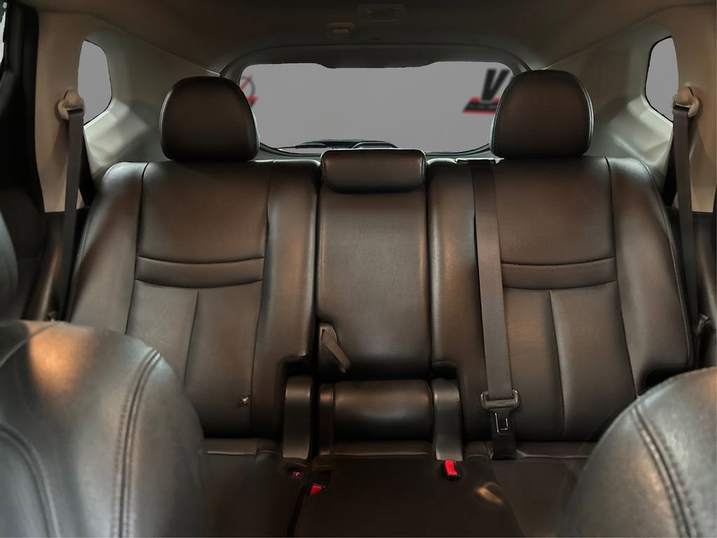 Used 2018 Nissan Rogue SL w/ Premium Package image 18