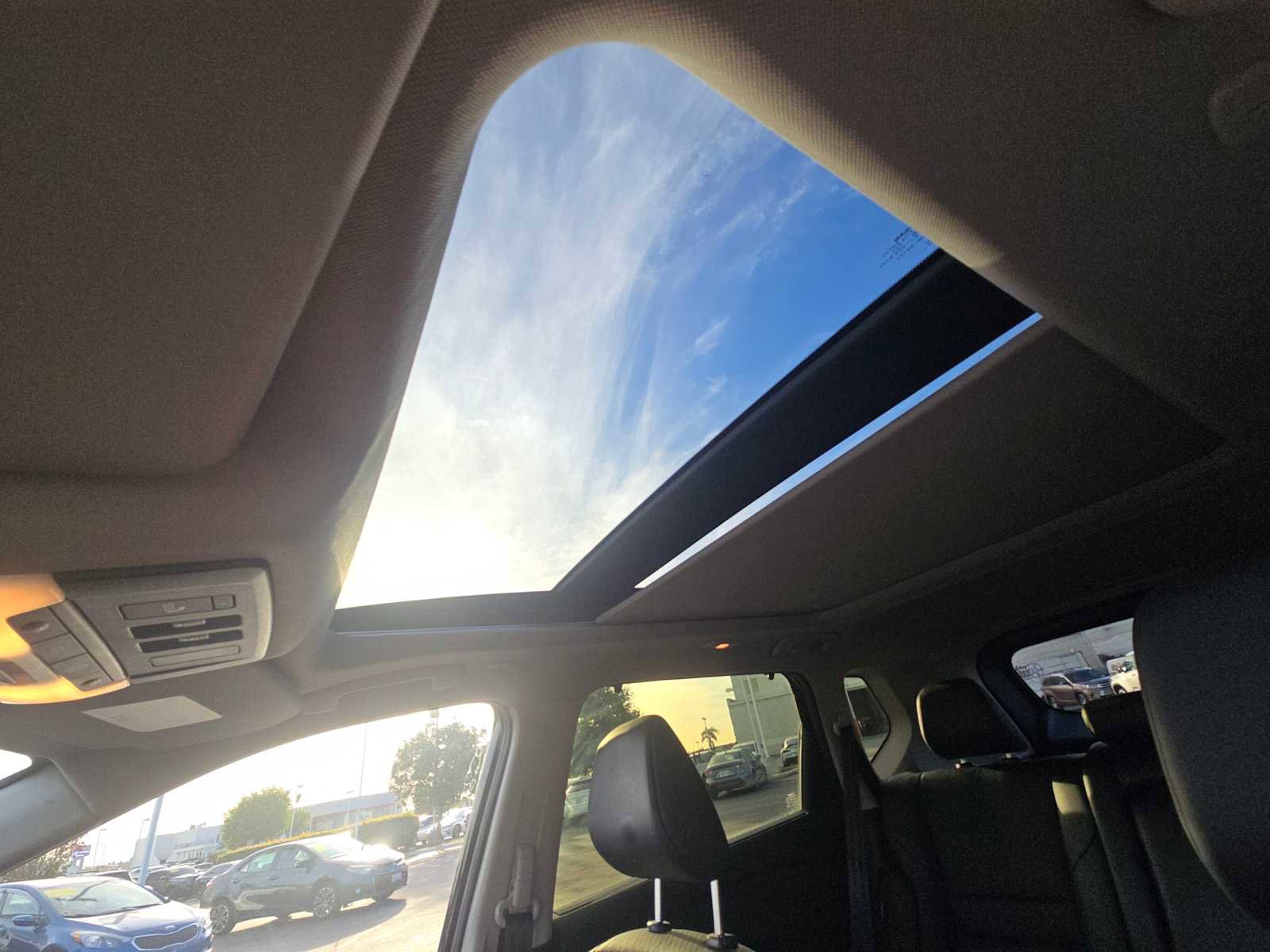 Used 2024 Nissan Rogue SV w/ SV Premium Package image 33