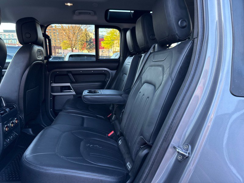 Used 2020 Land Rover Defender 110 HSE image 37