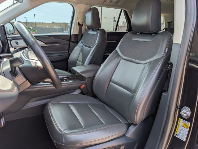 Used 2025 Ford Explorer Active w/ Active Comfort Package RWD image 23