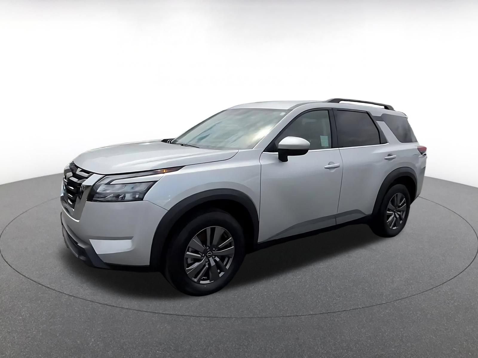 Used 2025 Nissan Pathfinder SV FWD image 8