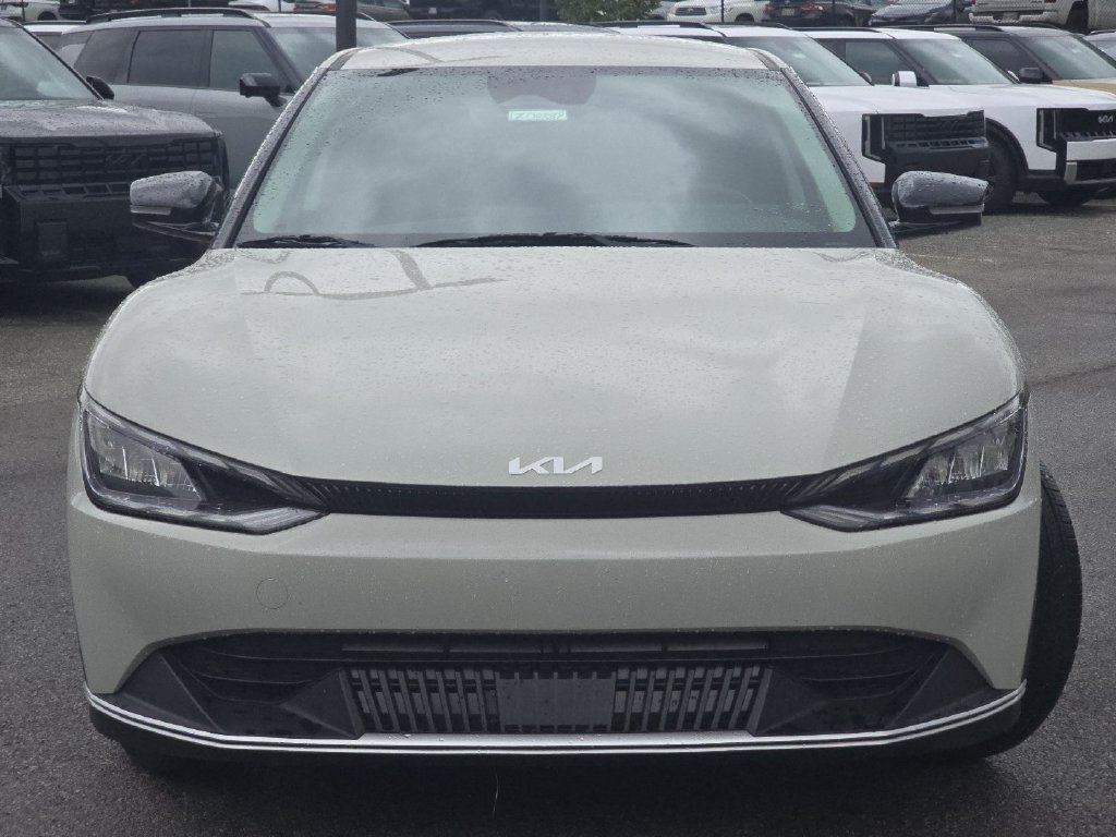 Used 2024 Kia EV6 Light RWD image 11