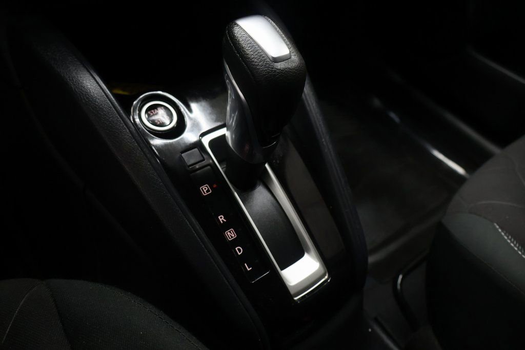 Used 2020 Nissan Kicks S image 22