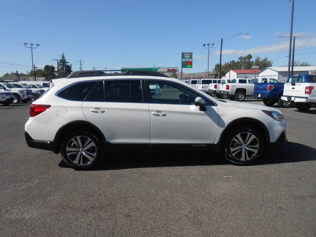 Used 2018 Subaru Outback 2.5i Limited image 2
